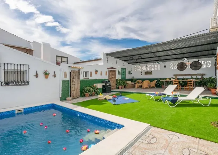 Villa Zalea Real -Super Ideal Grupos, Piscina !